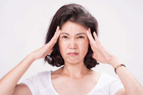 Những nguyên nhân gây ho nhức đầu và cách giảm triệu chứng